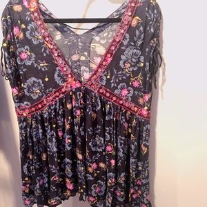 Blue floral short sleeve w/ mirror detail